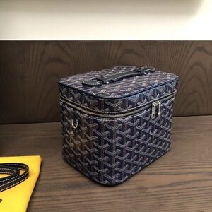 Stylish Navy Blue Goyard Patterned Vanity Case